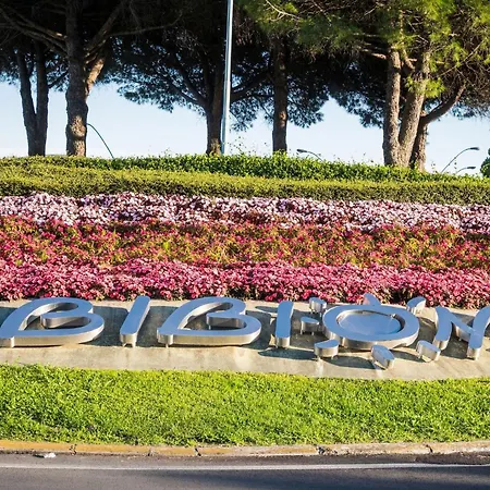 Appartamento Modern Flat For 6 Guests With Swimming Pool Bibione Esterno foto